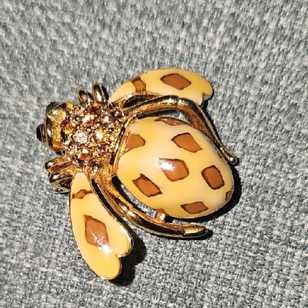 Brand New Joan Rivers Gold and Brown Bee Brooch. Nice!! :-)